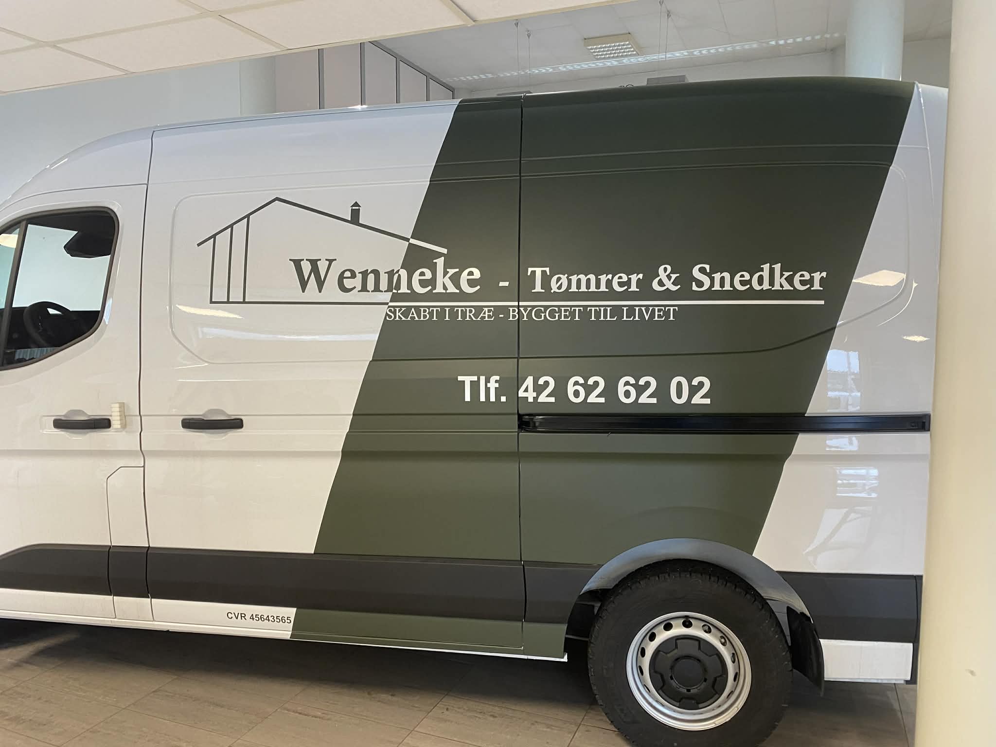 Wenneke Tømrer og Sneaker Aps